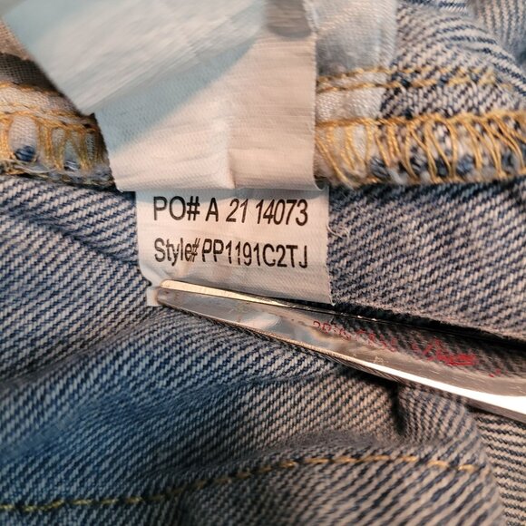 Indigo Rein Denim Shorts Size 30 Ripped Organic Cotton Blend Medium Light Wash - Picture 5 of 11